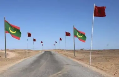 الطريق الاستراتيجية السمارة–أمكالة تصل مراحلها الأخيرة.. ورش تنموي يعزز الربط مع موريتانيا
